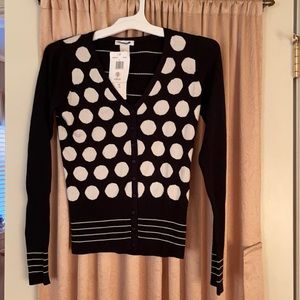 NWT ARTISAN Beautiful black and white sweater